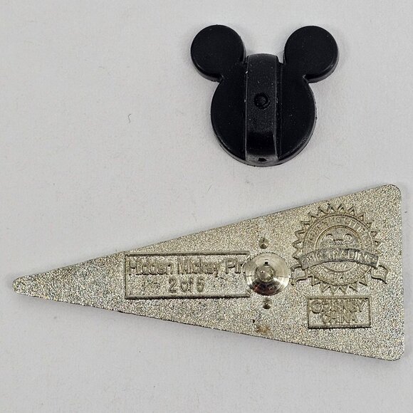 DISNEY Pin Trading ~ WDW Blue Pendant 2/5 ~ 2010 ~ Hidden Mickey - Picture 6 of 11